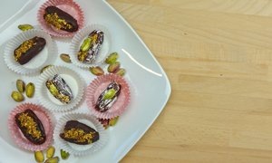 Dattelkonfekt mit Pistazien