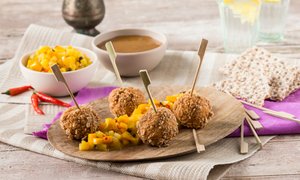 Geflügel-Croustillant mit Mango-Ananas-Chutney