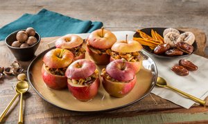 Bratäpfel mit Datteln und Feigen