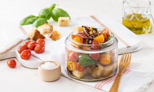 Bunter Tomaten Brotsalat