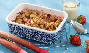 Rhabarber Erdbeer Crumble