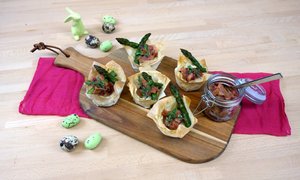 Filotorteletts mit Ziegenkäse und grünem Spargel