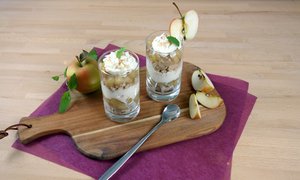 Knusperdessert mit Apfel und Zwieback