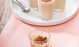 Lupinenkaffee-Parfait mit Schoko-Cookies