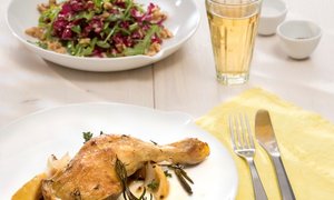 Zitronenhähnchen mit Rucola-Radicchio-Salat und Walnussdressing