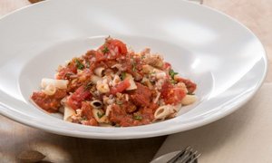 Pasta mit Nuss-Bolognese